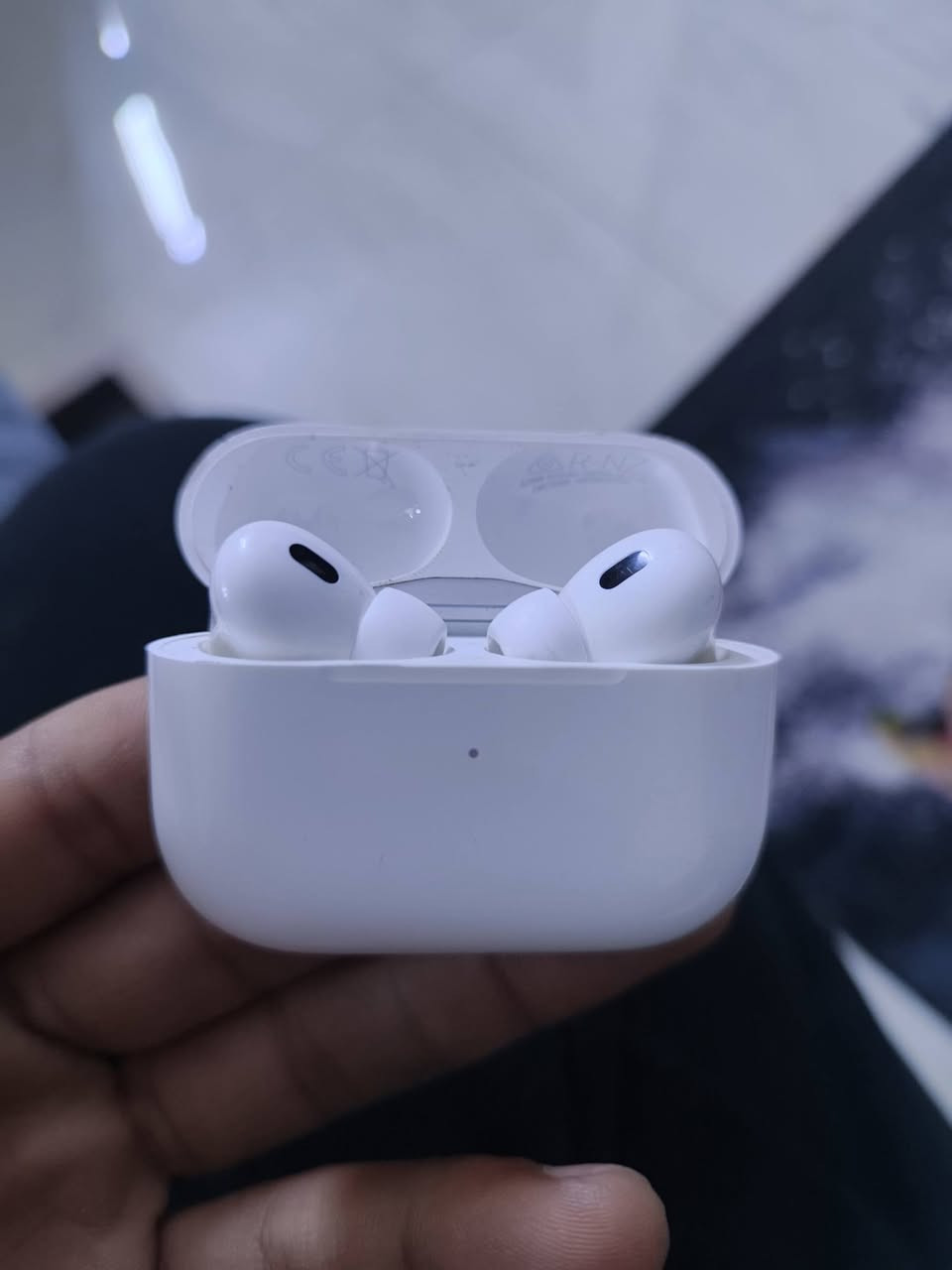 ايربود جيل 2نزلت وي ال16 جديده بعدها بضمان مكاني بغدداد سعر200 رقمي ***********
