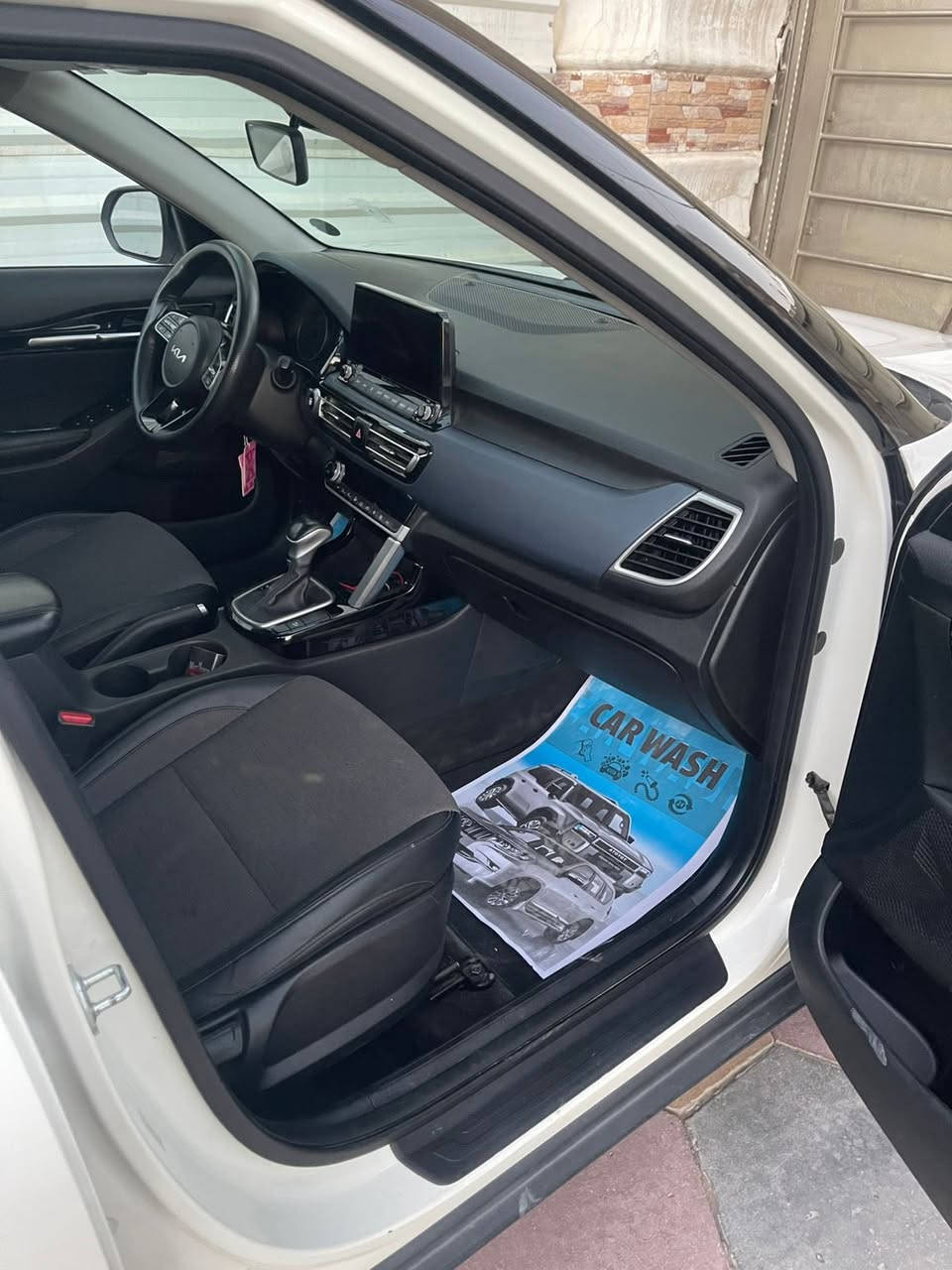 السلام عليكم
كيا سيلتوس ٢٠٢٢
سيارة خير من الله ماشية ٤٤ 
حادث ربع بنيد صبغ بدون دواخل جميع لإرباكات سليمة سيارة جاهزة شاشة بصمة كراسي كهرباء قمارة اسود بلادي سيارة مكفولة ماعدا البنيد وشوية بارد بجاملغ رقم جديد 
بغداد 
السعر ١٥٥
***********
