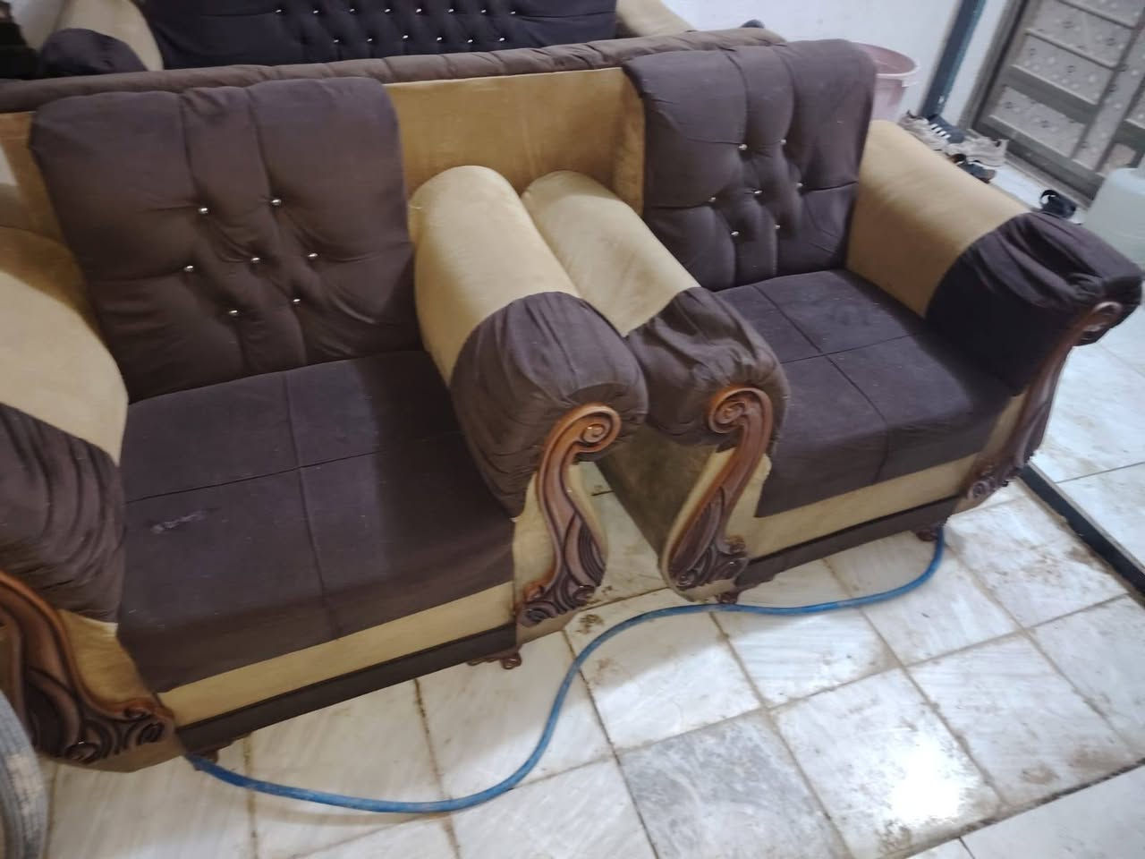 من رخصه الأدمن تخم ٥قطع نضيف اخو الجديد شرط النظافة سعره ١٧٥الف الشراي يتصل *********** ***********
