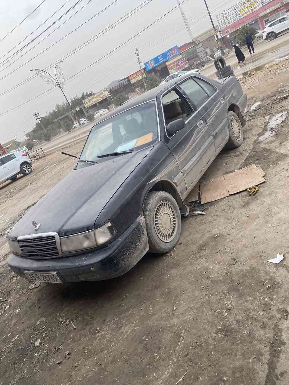 على طينه ''اخذتله صور…للبيع موديل ٩٥ رقم أنبار  إنكليزي بسمي سنويه لل٣٠ وين ما جان تداور…
صبغ حزام جماليه
تخم تاير جديد 
حداديه نص عمر 
مكينه إلفين مسكر مكفوله
كير اوتماتيك

كهربائيات شغال
تبريد شغال شغال بس قايش نكطع شدله قايش وشغل تبريد…
النواقص اللي بيه
قايش تبريد
يده خارجيه خلف السايق
سكن امامي ايمن عندي ومالي خلك اشده 
كب ويل امامي جهة الصدر عندي ومالي خلك اشده
الكير البك اليوم شغلته شو ميجي..واني البارحه طالع بيه للنجف وأول لبارحه بكربلا مثل الورد 
حتى تصوير عندي اله لبارحه وأول لبارحه…
مكان سياره حله مركز المدينه  قرب مديرية مرور بابل
سعره٢٧وبيه مجال 
***********
