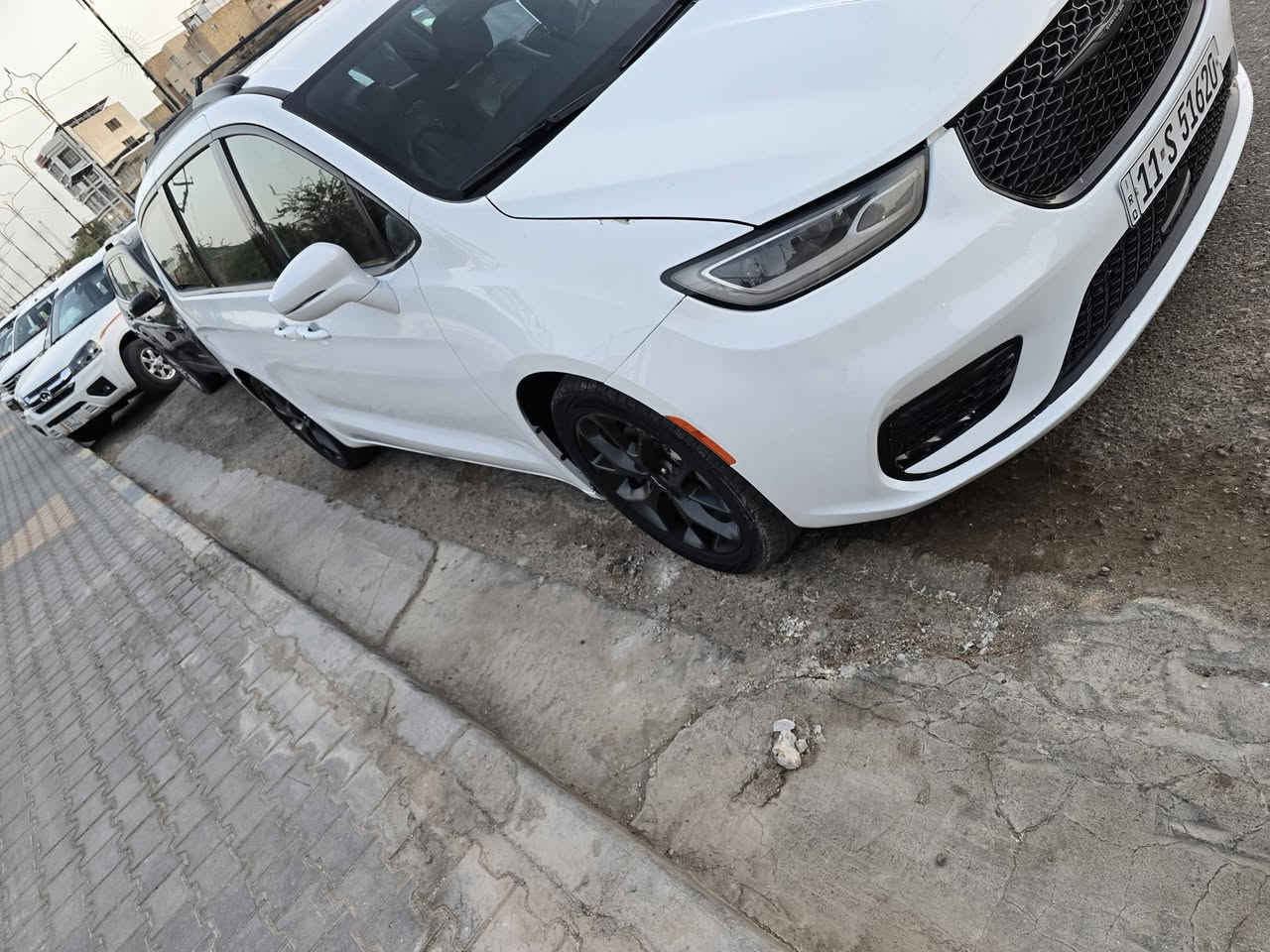 السلام عليكم
دوج كرفان مديل ٢٠٢٢ وارد أمريكي 
السيارة فول مو اصفات ماعدى الفتحة 
شاشة كامرة دوارة رادار خلفي أمامي
تبريد ٣ قطع 
السيارة s ماشية ٣٠ الف حقيقي
حساسات خلفية + أمامية 
صورة الحادث موضحة 
صبغ الجاملغ الخلفي + الباب الخلفي موضح بالسونار
المكان العمارة 
غير متواجد ع الفيس 
للاتصال على الرقم 
***********
