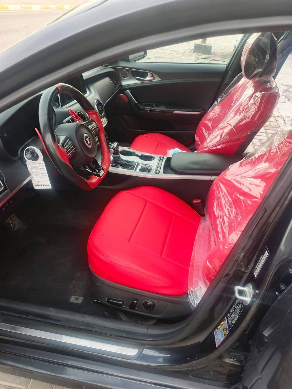 السلام عليكم
Kia stinger 2020 gt1 full options

6 سلندر دبل توربو 368 حصان 🚀 
مواصفات GT1
كل علاماتها  Eمال ستينكر مابي علامه كيا
ليد ابيض الأماميه
5 انضمه قياده 
‏( Comfort - Smart - Sport - Eco - Custom )
نظام صوت 15 سماعه هارمان هاردون 
بانوراما
رادار امامي
رادار جانبي 
تحديد مسار 
حساسات اماميه وخلفيه
كير شفتات عادي اوتو
بصمة 
بصمة بيبان 
داخل جلداحمر سبورت
 حضن GT
كشنات تبريد وتدفئة
لايتات ليد وزينون عالي وناصي
عليه ادامة  سنة متفتح برغي بيه
حدادية
تايرات 
مي رايدتر
دهن وفلتر كير
للبيع او مراوس جارجر 2019
*********** واتس
