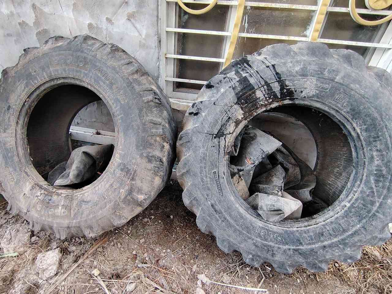 زوج تايرات جوب ياباني كوماتسو حجم 24_9. 16 كربلاء الحسينيه الإمام عون للبيع ***********  
سعر 500
