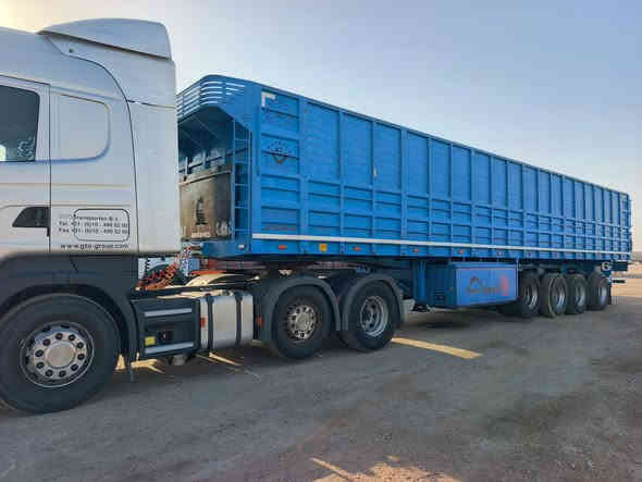 سلام عليكم عربانه جناب الطول 13/60 اربع محاور ارتفاع الجناب (١متر ٩٥) تخم تاير السعر ٢٣٥ كفاله عامه التصال ***********///***********
