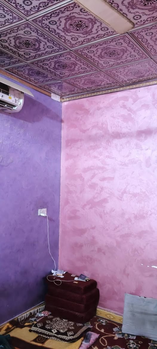 بيت 150 متر غرفتين وصاله وديوانيه ومطبخ وصحيات داخليه وخارجيه تضحيه شارع العياده قرب الاستداره الثانيه للاستفسار ***********
