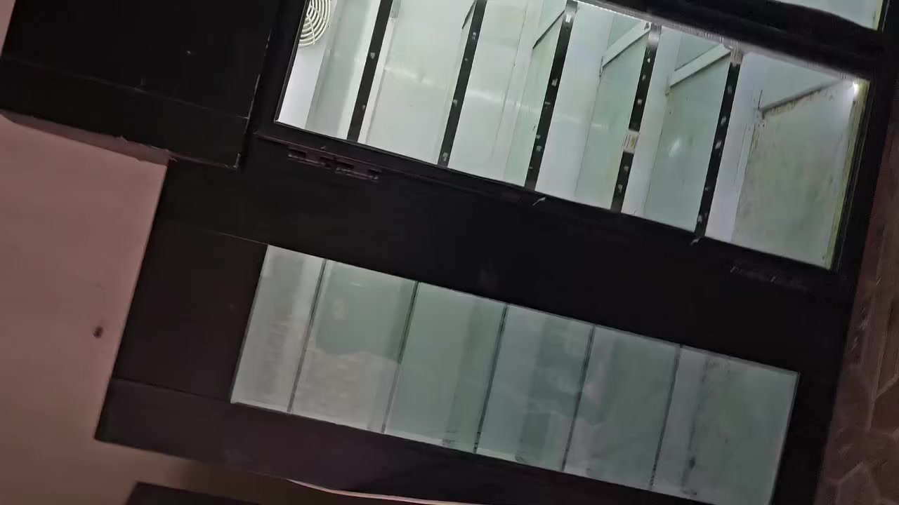 براد عدد ٢ لبيع عنوان كركوك ***********
