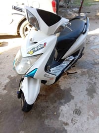 دراجه سكنس الد نضيفه مديل 2016 الون ابيض شلعه وعدل 👋مكاني بغداد شعله ا...