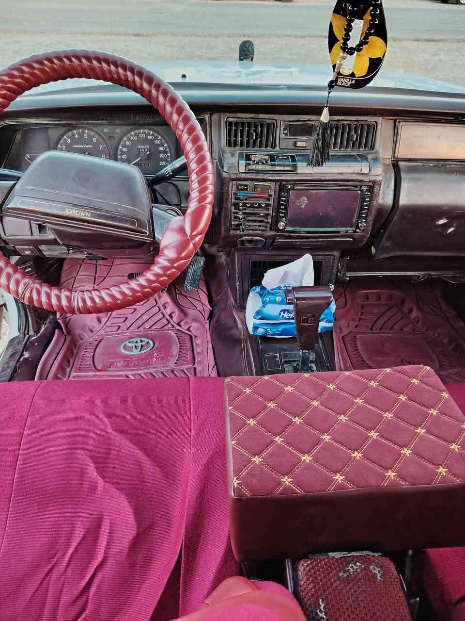 السلام عليكم سيدان موديل 89نضيفه شرط وكالة وتحويل تبريد شقال تدفئه شقاله كهربائيّ شقاله سياره جاهزه كير ومحرك بطه داخلها نضيف
السعر  المطلوب 53وبيها مجال  
الاتصال على هاذه رقم ***********
