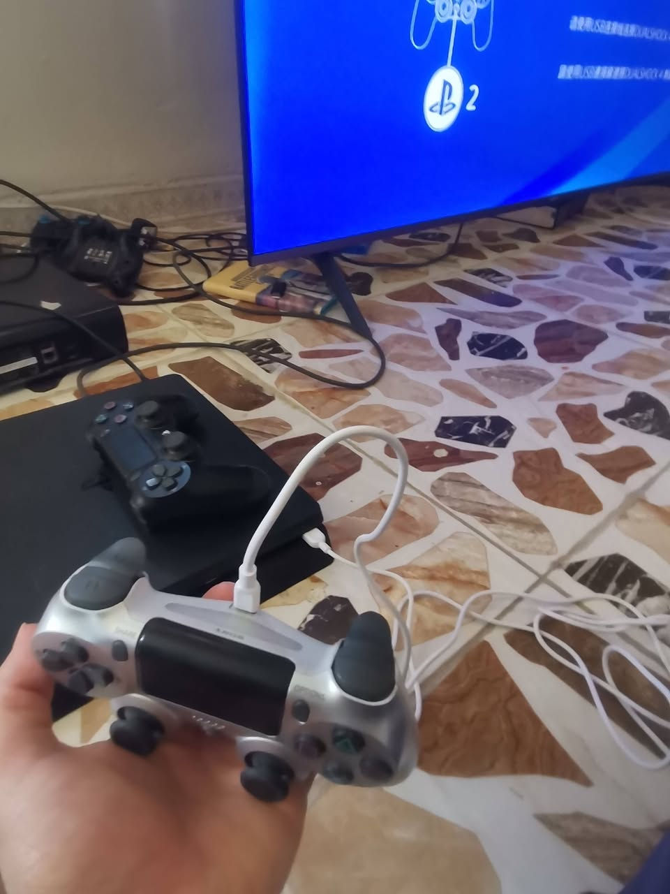 السلام عليكم
السعر 135 الف قفل و متوفر توصيل كل المحافظات
PS4/بلي4
الجهاز بي مشكلة بالآيسي مالت البلوتوث و مفرمت و باقي بهاي الواجهة اصدار 11 افظل نظام تهكير هارد 500 ويا جوستكين و كامل ملحقاتة
