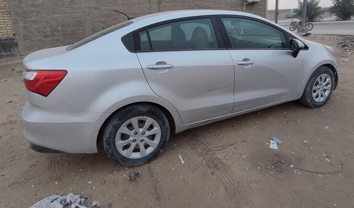 السلام عليكم
كيا ريو 
الموديل 2017
تحكم جهتين 
باسمي السيارة 
ماشية 64000 ميل 
وارد امريكي بدون صبغ 
مكانها كربلاء 
السعر 90 وبيها مجال قليل 
الاتصال ***********
