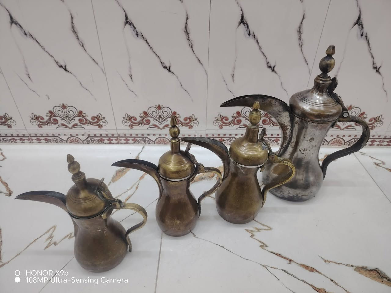 دله قهوه عربي سيت ٤ قطع رسلان باله دلال قديمه مو جديد مستخدم باله كويتي تريد تفضل موجود توصيل كل العراق
*********** واتساب فقط
