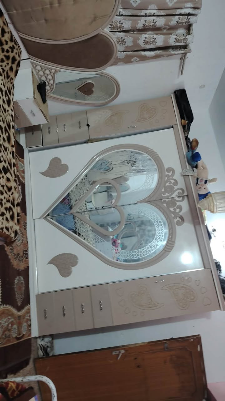 غرفه تركي مع دوشك السعر 400 بيها مجال
عنوان فلوجة حي المعلمين
للاستفسار ***********
