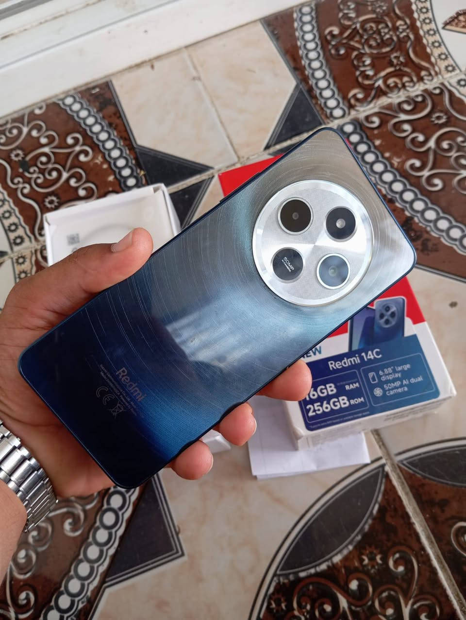 السلام عليكم للبيع تلفون ريدمي 14ذاكره 256رام16كامره 50ميكا بكسل الجهاز مستعمل 3ايام فقط للبيع مستعجل سعر 170وبي مجال مكاني كركوك ***********
