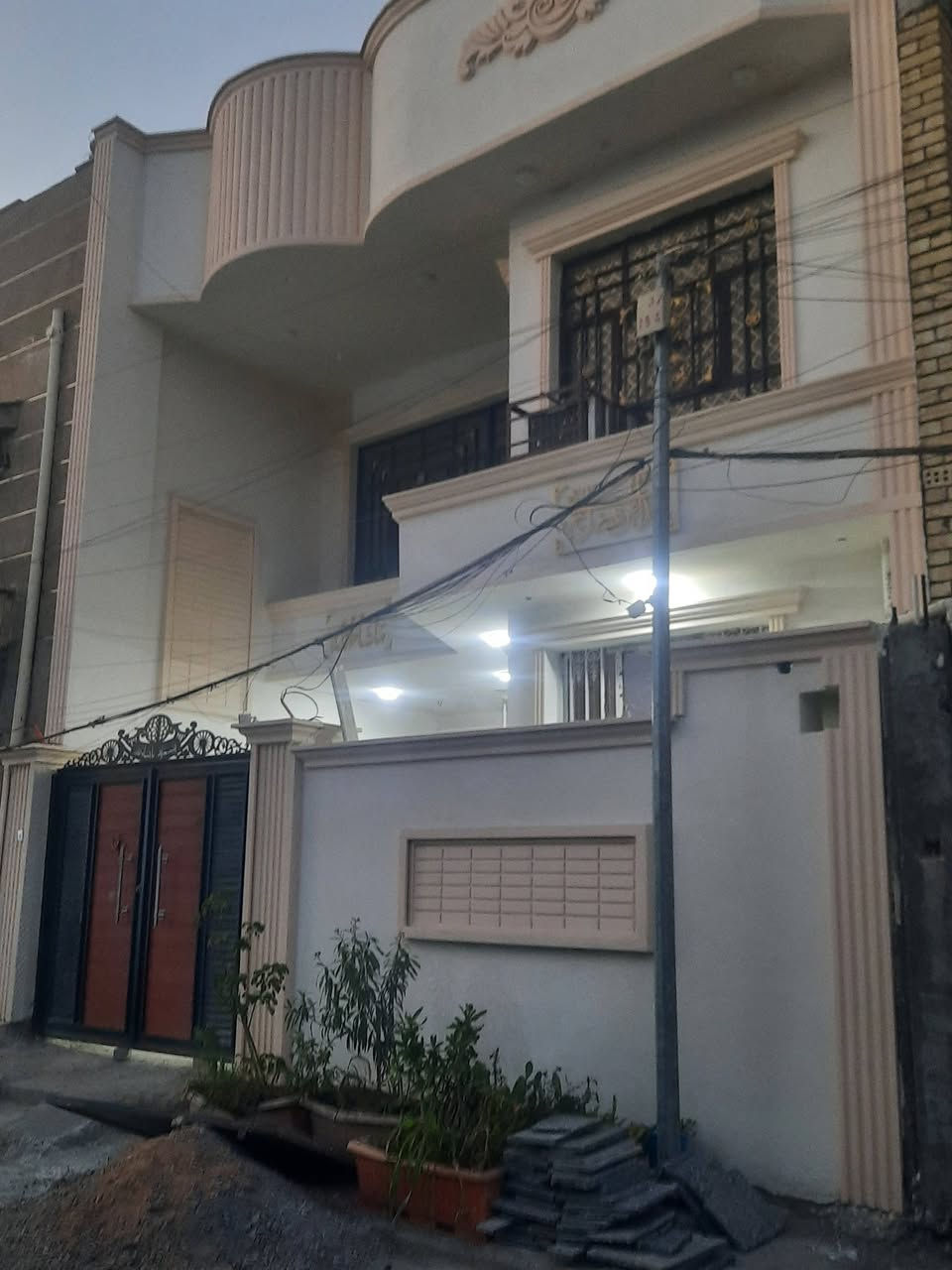 السلام عليكم خلفة مصري لباخ متفرغ شغل هندسي درجه اولي وأسعار مناسبه
شغل خشن وناعم وفوم وطلس وتشميع وجهات وتصفير 
*********** الرقم بي واتساب
