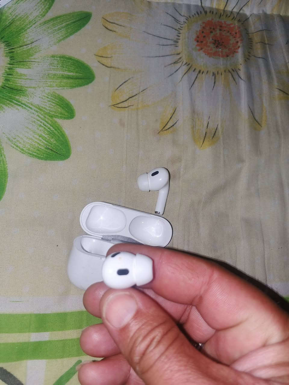 السلام عليكم اي ربود ايفون اصليه للبيع السعر 50بيه مجال مكان ابو دشير ***********
