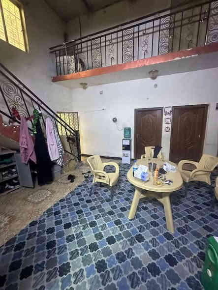 يعلن مكتب الإعلام للعقار عن وجود دار سكني مساحة 200 مطلوب لمصرف العقار مبادره يباع تدوير دين يتحول باسم المشتري 

السعر 9 مليون وبيه مجال 

للاستفسار اكثر مراسله الصفحه او الاتصال على ارقام المكتب 

***********

***********
