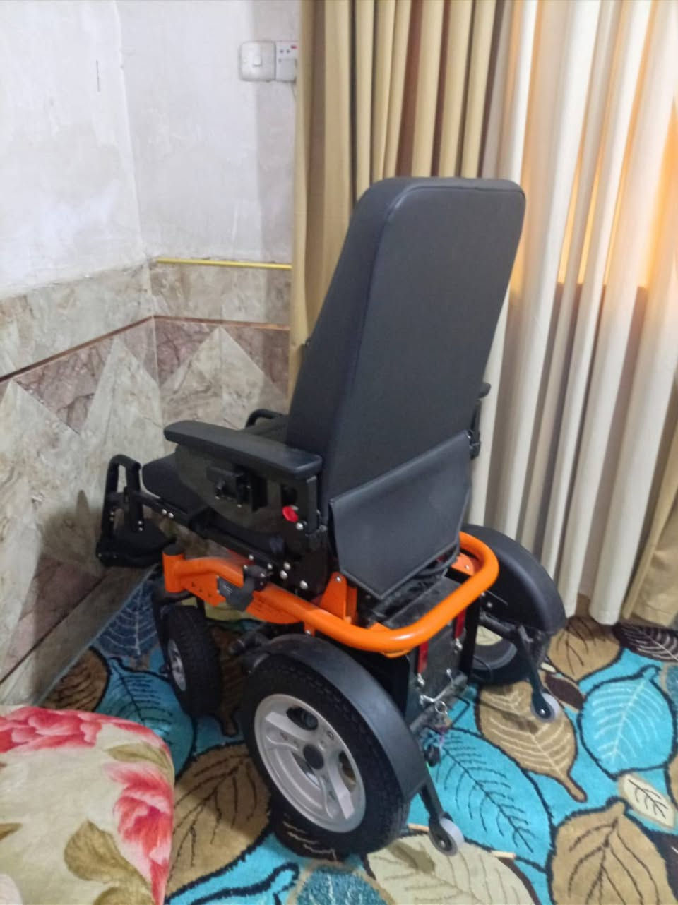 عربانة جديدة للبيع سعر 700 للستفسار تصال *********** واتساب و بيهة مجال
