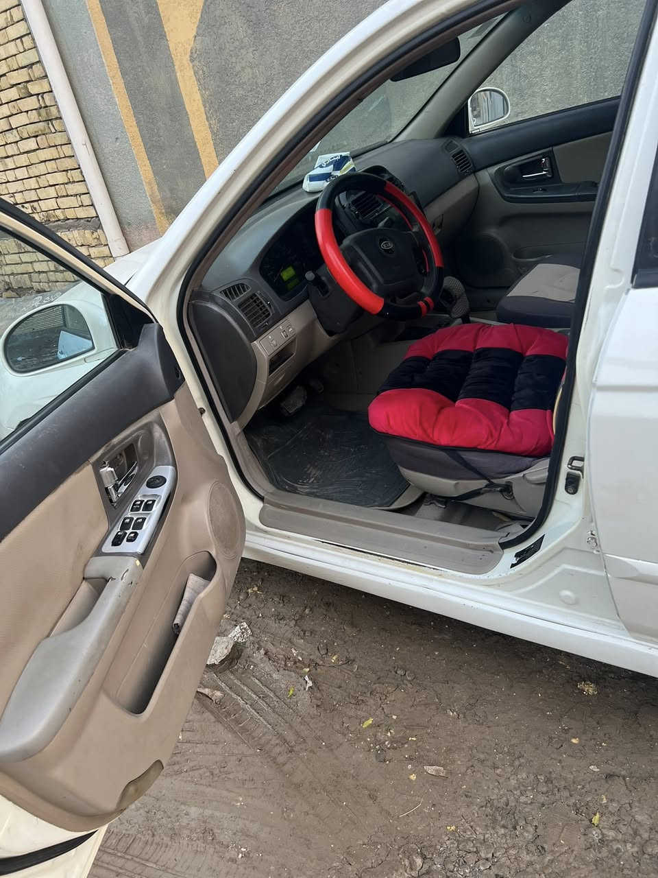 سلام عليكم سياره البيع كيه سيراتو موديل 2006وارد خليجي مكفوله من العيب الشرعي كصه ونقل حداديه غبل سبوع مشتغله خلفي وامامي رقم بغداد بسمي  رقم انكليزي تحويل مباشر سياره جاهزه خير من الله مال جناي (مكان ناصريه مركز )(السعر 80 وبيه مجال )رقم الهاتف ***********
