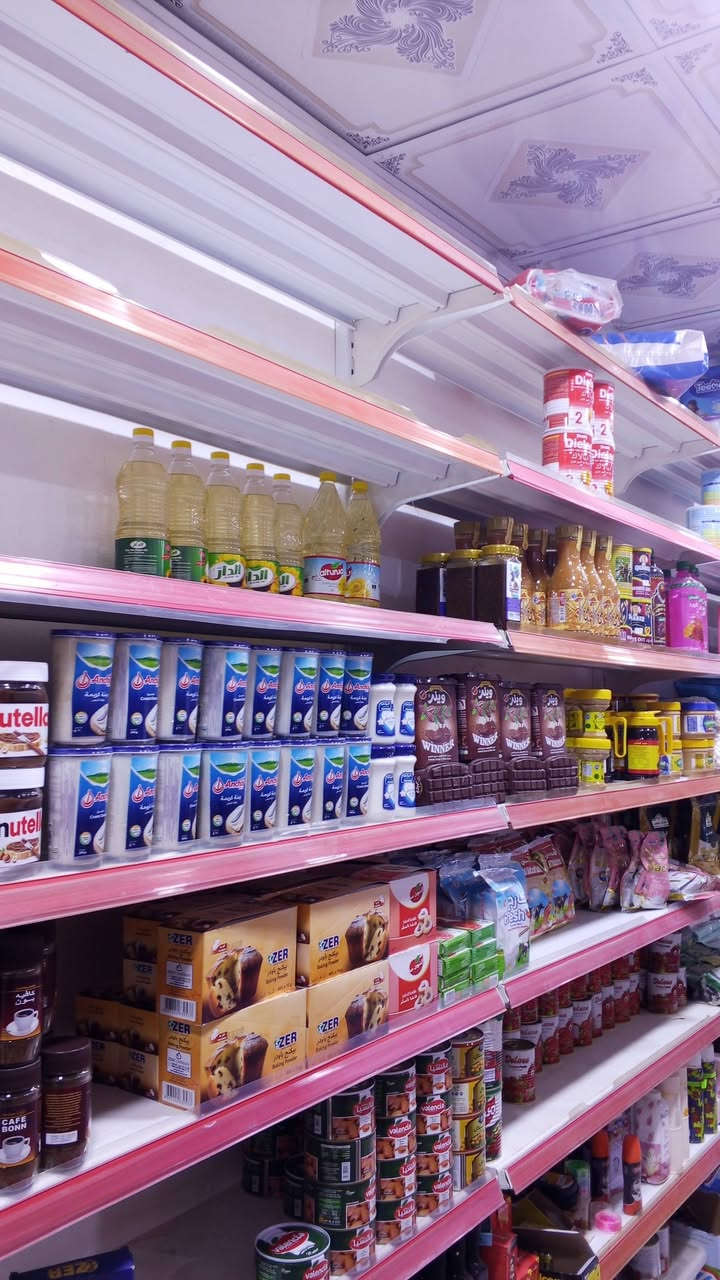 سلام عليكم رفوف+عارضة تجميت نضيفات كلش للاستفسار ***********
