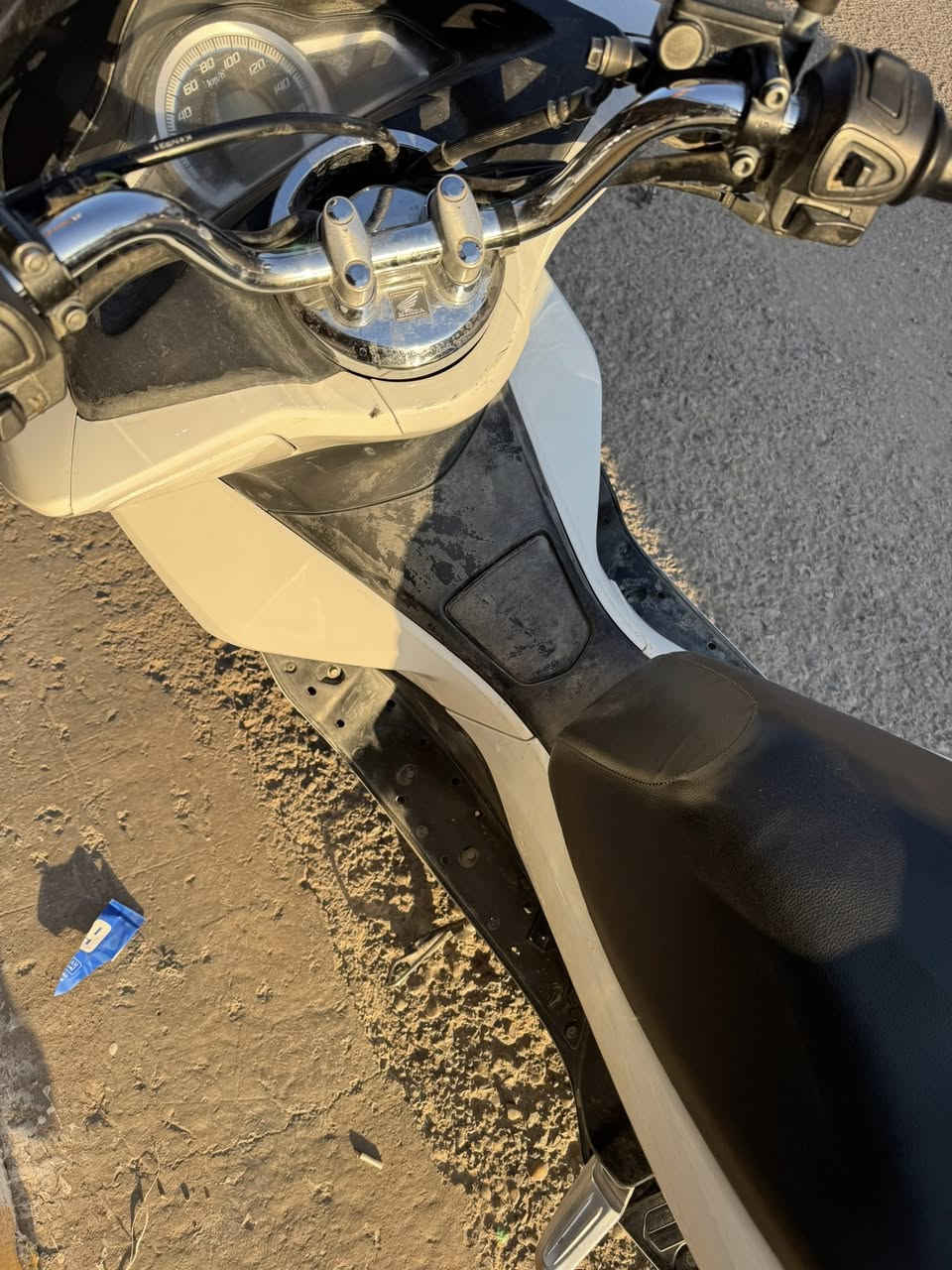 Pcx
بلادي 
مكينه مامفتوح 
برغي متخلي عليه 
حساسات كامله شغاله 
*********** 
سعر مناسب
