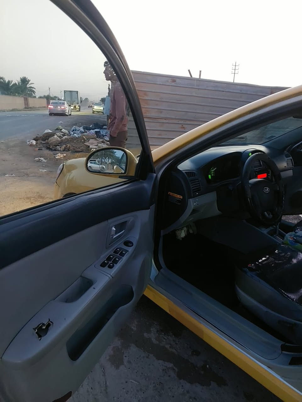 السلام عليكم سياره سبكتره للبيع موديل موديل 2008 رقم بغداد بيه ضربه بالهلالي مال الجاملغ الخلفي ولباقي كله كفاله من الضربه والفتح والكص والتبديل السياره جديده خرفته مكينه كير حداديه كله كفاله تبريد شغال مابيه اي نقص وبيه وكدامكم بصور بيه تلحيضات فقط وباقي كله كفاله السعر 75 وبيه مجال مكاني حله مركز المدينه تواصل.    ‭
0781 913 8817‬
