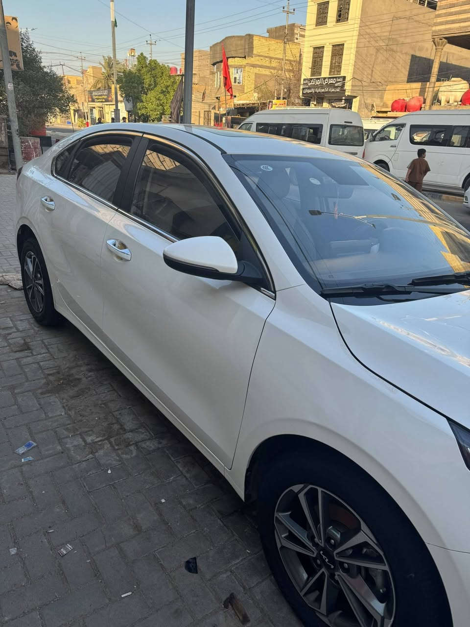 كيا كي ثري مديل ٢٢ ماشية ٩٣ الف كفالة عدا بارد بلبنيد السعر ١٢٢ وبيها مجال العنوان البرة الرقم ***********
