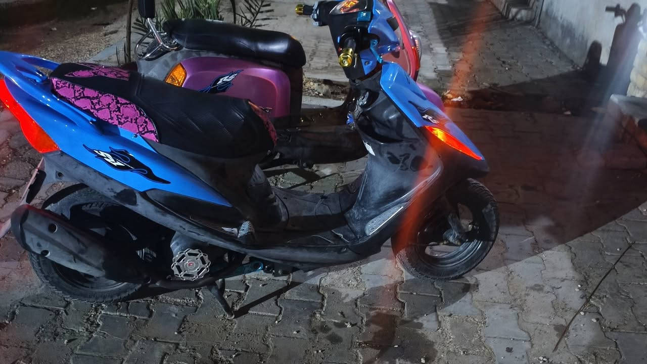 دراجه ماكس ياباني للبيع محركه بلادي بوشه 49 وبقيه تزويد مثل كشن وصالصنه ويدات بريك سكليتر كفرات باتري عملاق 7ناصي مال بطح بس راجز تعبان مال سلف 25الف فقط تصليحه 
سعر مليون وميه وبيه مجال رقم او استفسار 
***********اتصال او واتس موجود
