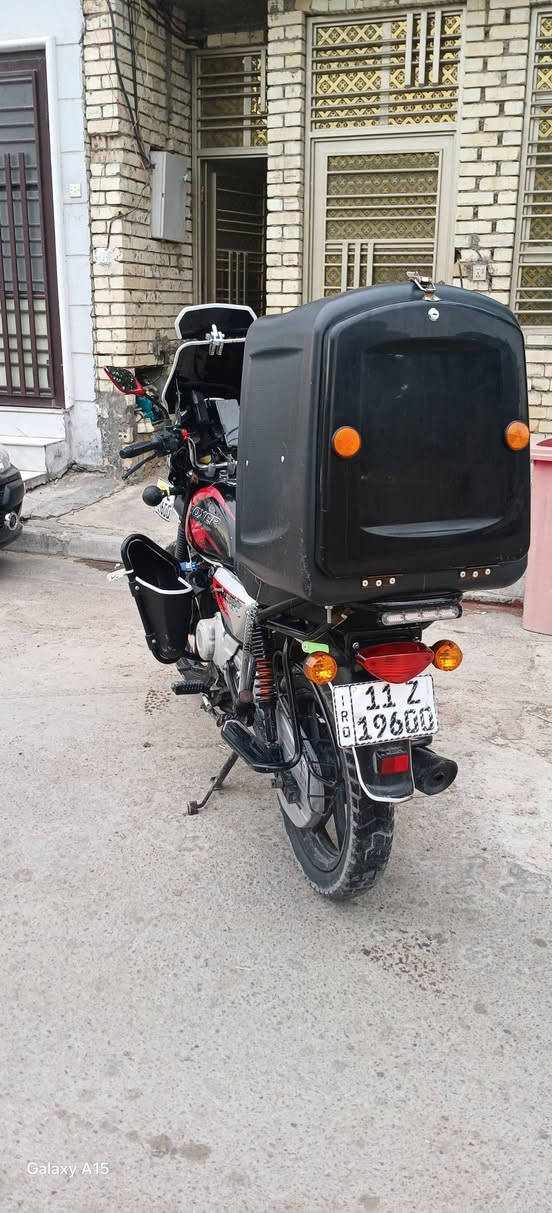 ياللة دراجه بوكسر موديل22 شكل 23 دراجه ناعمه وحلو كفاله عامه وبيها هزه جديده تجفيت يم دكان سليم وكاله وبعد بوصل الضمان دراجه باسمي رقم بغداد تحويل ثاني يوم مكانه بغداد حي الجهاد السعر مليونين و300 الف وبها مجال حق الجيه ***********
