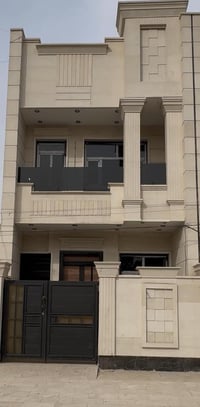 للبيع بيت حديث مساحه ١٢٥ م بناء ٢٠٢٥ زيرو في شارع فلسطين  يحتوي على مط...