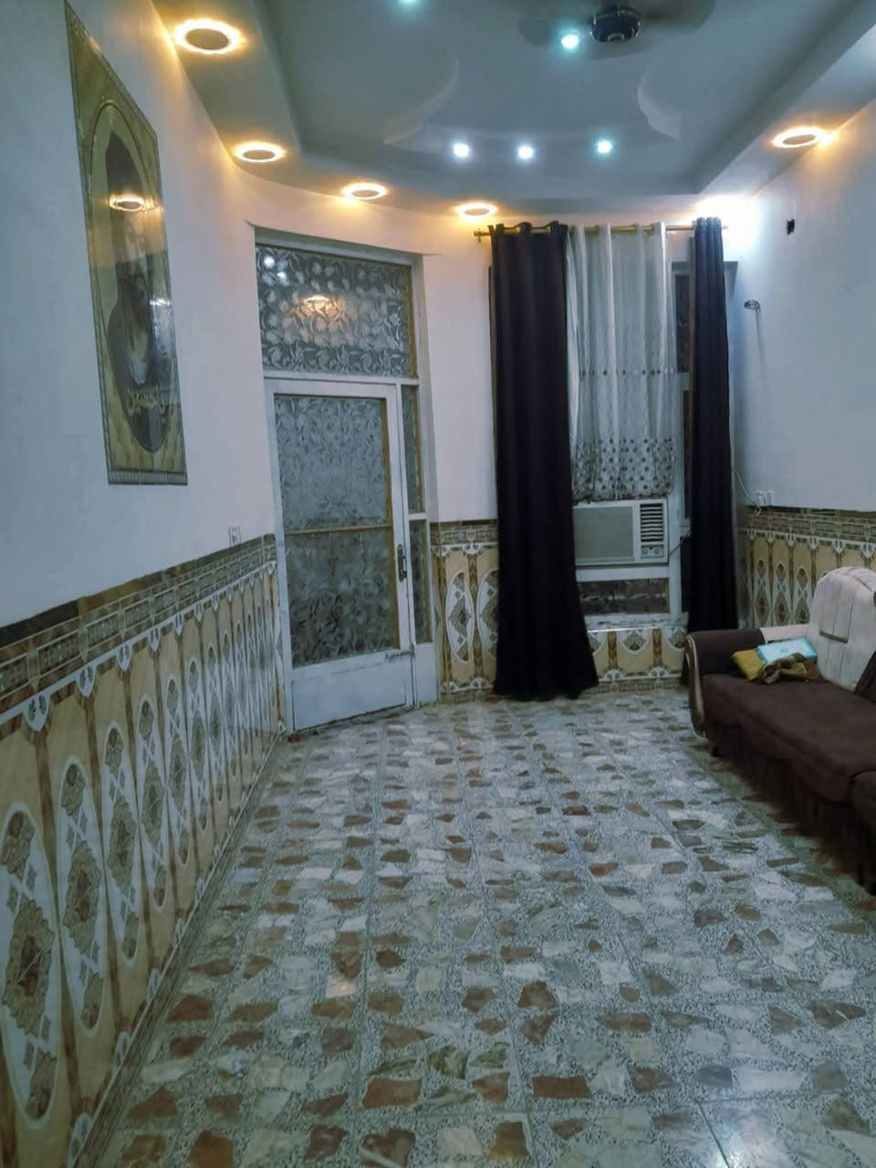 بيت مساحة  ١٢٥ بناء حديت
سيدعزال رابع قطعة عن شارع العام
للإستفسار ***********
