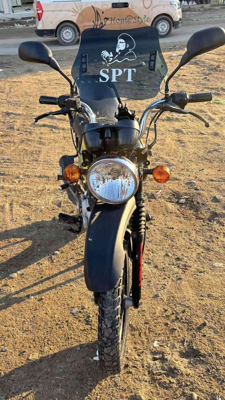 سلام عليكم دراجة موديل 2021 السعر 900 وبيهه مجال حك الجيه بدون اوراق اكفلك من سرقة بس من يم الحكومة اعتذر  ومحرك مشدود جديد ومكفول *********** متواجد واتساب فقط
