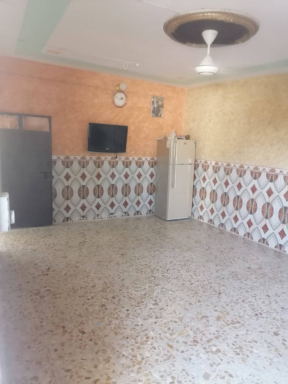 السلام عليكم
دار للبيع مساحة ١٥٠ متر سند ٢٥ زراعي، البيت جاهز مجاري كهرباء تبليط، ٣ غرف نوم واستقبال وصالة وصحيات خارجية وحمام داخلي، العنوان ابو عظام قرية سيد جاسم اول شارع بيت تمر مجاور السادة الصرخة للاستفسار الاتصال على *********** وتساب
