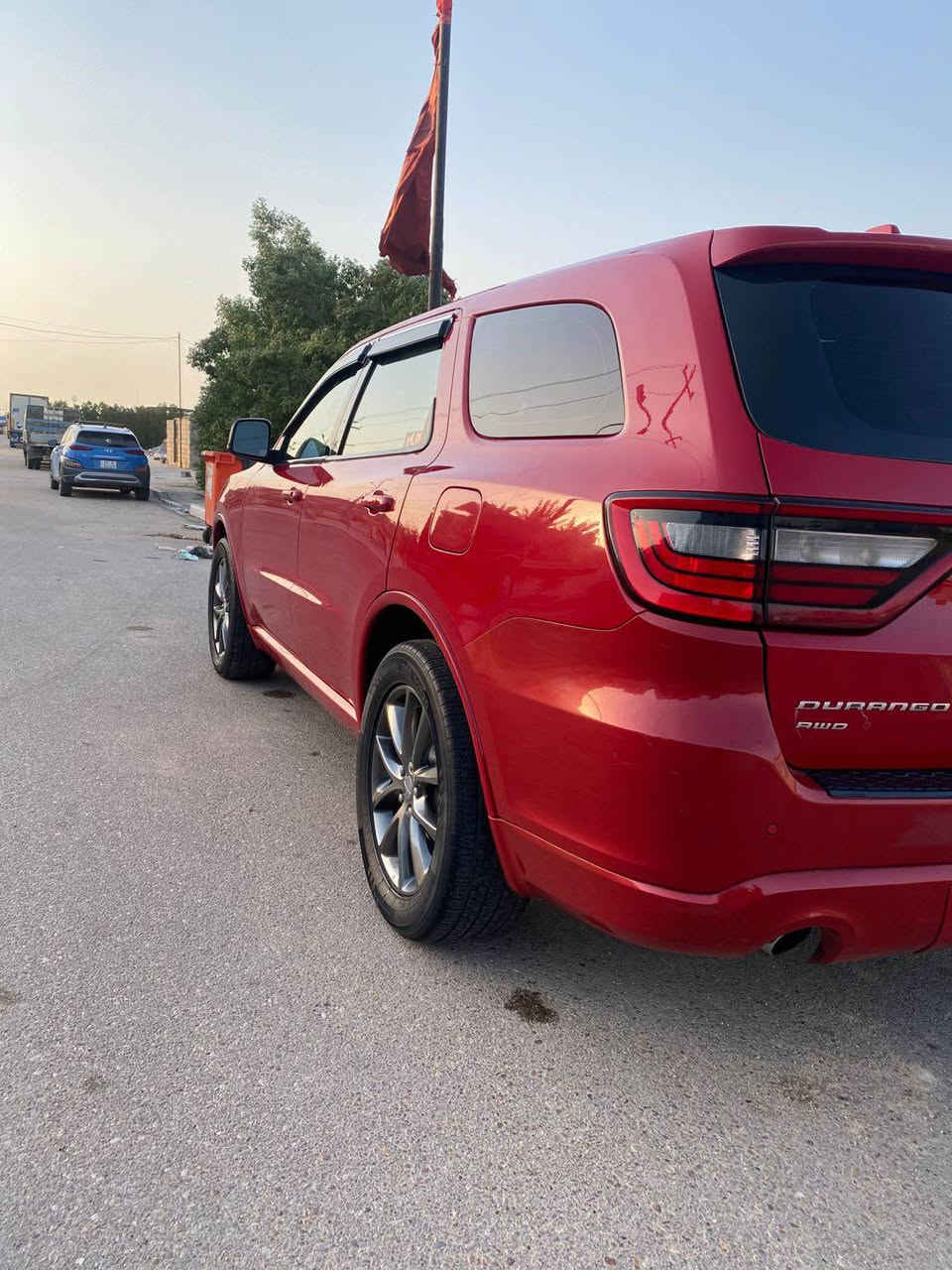 السلام عليكم دورنكو 2017 فول مواصفات Gt اصل رقم بغداد مشروع وطني تحويل ثاني يوم  ماشيه 113 mi سياره حلوه ونضيفه وجاهزه من كلشي حادثهه بابتين مبدل نفس اللون اصلي  وبلعافيه عل ياخذهه للتفاصيل اكثر *********** السعر 195 وبيهه مجال البصرة, العراق
