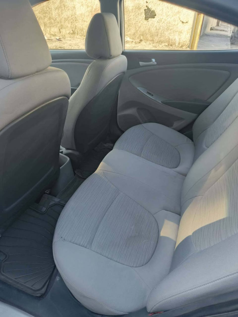 السلام عليكم شباب اكسنت ٢٠١٦ فقط  هاي الباب و بيهه قليل صبغ بالجاملغ سيارة جهازه تبريد شغال مكاني بغداد السعر ٩٧ وبيهه مجال قليل ***********
