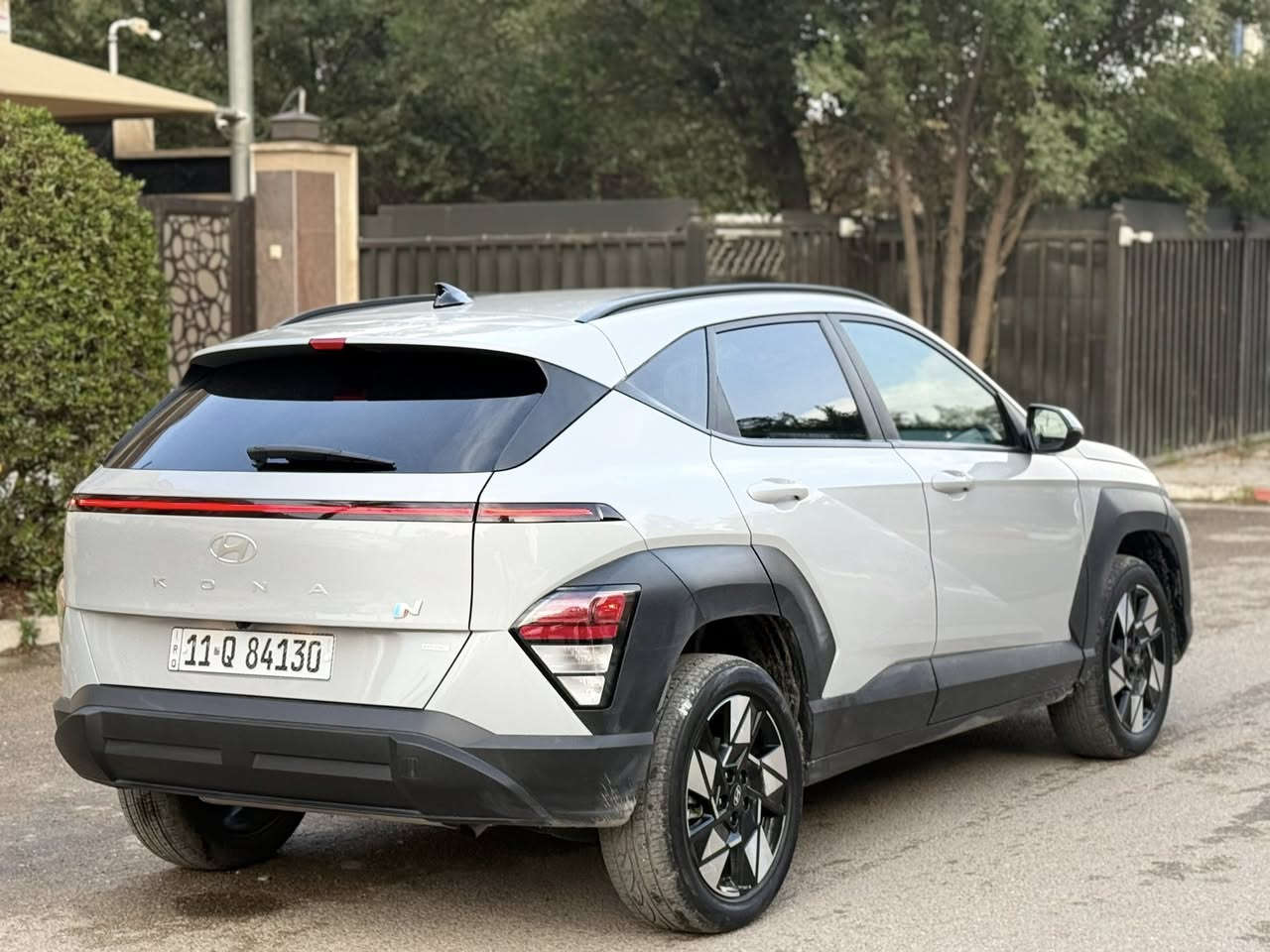 هونداي كونا للبيع🌟
(ارخص كونا بسوك)
موديـل 2024
ماشية 6الاف يعني زيرو
حادثها فقط بارد ب جاملغ وباب بدون صبغ
بدون دواخل وبدون ايرباك وصور حادث وسونار موجود
المواصفات

بصمة تشغيل . بصمة ابواب . بصمة صندوك

هندبريك بصمه

كشنات كهرباء 

تبريد قتعتين خلفي

تبريد لمس بيانو منفصل حار بارد

ويلكب جبير فراشة 

محرك 2000 دوش

مصابيح LED أمامية.

مصابيح LED خلفية.

رادار امامي مانع تصادم

رادار بلمري نفطه عمياء 

تحديد مسار 

رادار خلفي تنبيه عبور + بريك ذاتي

نظامي  Android Auto و Apple CarPlay.

شاشة جبيرة متصله كار بلي 

تشغيل عن بعد

لايتات امامية عدسات زنون

السيارة كامله مكمله كتلوكات الشركة ارضيارت الشركة

مكان بغداد زيونة📍
رقم : ***********
السعر : 168 ورقة
