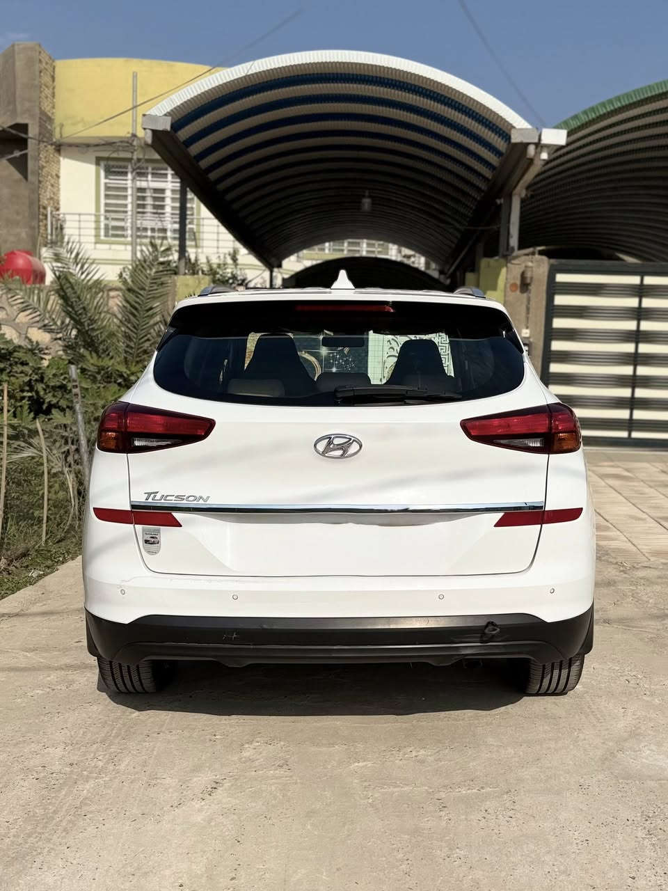 سلام عليكم ورحمة الله وبركاته 
توسان 2020 خليجي 
سياره مكفوله بس بيه تكحيلات مالت شخوط ما بينات قليلات 
سياره فول موصفات عده بنرامه 
بصمه تشغيل بصمت أبواب تخم تاير اصلي 
حساسات كأمره دواره مري شفت تحكم استيرن شباج لد 5 راكب قطعتين تبريد ومواصفات معروفه 
الرقم بابل إنكليزي تحويل ثاني يوم سنويه جديده 
رقم هاتف *********** 
السعر 205
