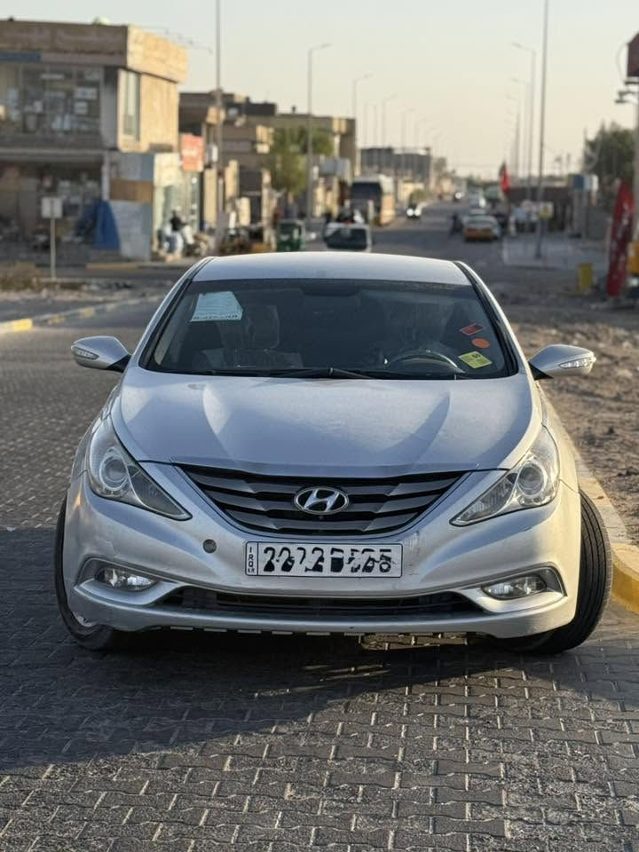 سوناته 2014
فقط بيع  بدون مراوس واعتذر من الجميع 

جاهزه من كلشي مابيه اي نقص 

بانزين مو غاز 

متومه وكامله 

كصه جنطه كصه وحده 

تخم تاير + ويل 

تبريد ثلج شرط صارلي سبوع من شاد كمبريسر وغاز 

حداديه طوبه 

سياره مابيه اي نقص 

السعر 52. وبيه مجال مكاني بصره 

***********
