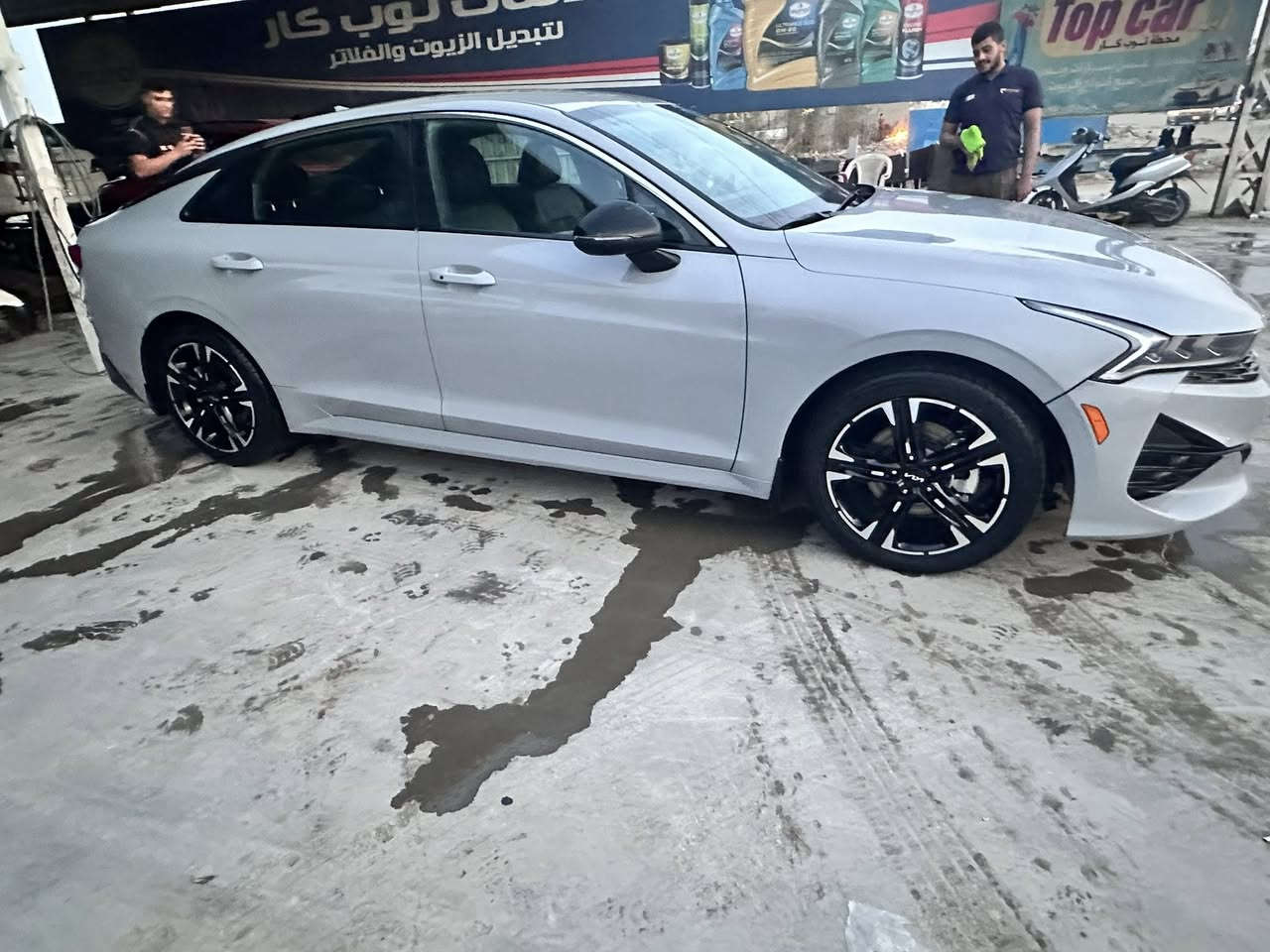 كيا k5  وارد امريكي موديل 2024 للبيع السياره بيها شويه بحافة البنيد السياره GT يعني فول عدا الفتحه مكينه 1600 مكانها بغداد الدوره زراعي دجله خلف كلية دجله السعر 175 وبيها مجال بسيط حك الجي***********
الشراي يتصل ويدلل لان اني غير متواجد علفيس
