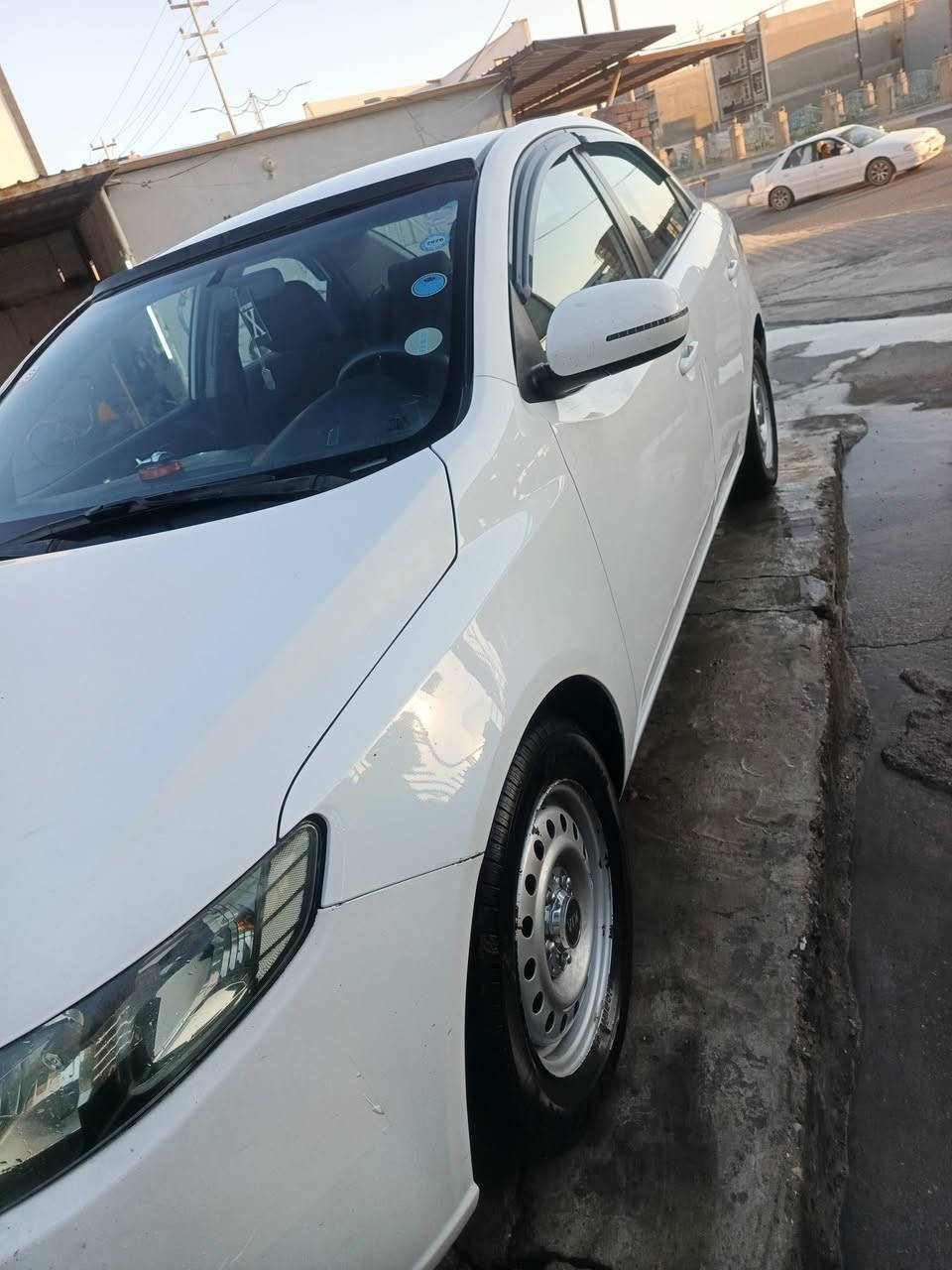 سيراتو 11محرك1600
تربريد شغال جديد السعر 90وبيهاا مجال/***********
