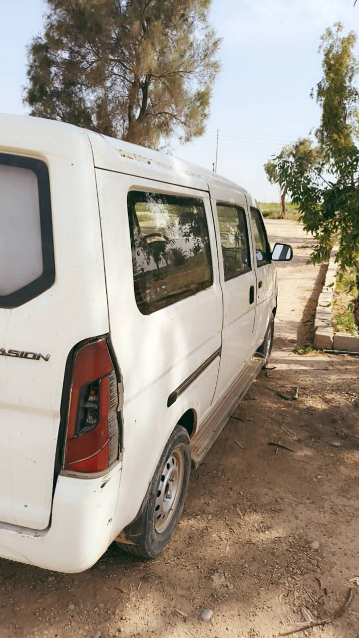 السلام عليكم سياره ليفان البيع كير ومكينه خير من الله رقم وسنويه  وهزه جديده تحويل ثاني يوم العيب واحد هوه خياس كهربايات شغاله من دعميه إله دعاميه ترايك وين ميعجبك سعره 40ورقه وبيه مجاي حك جيه متوجد وتساب ***********

