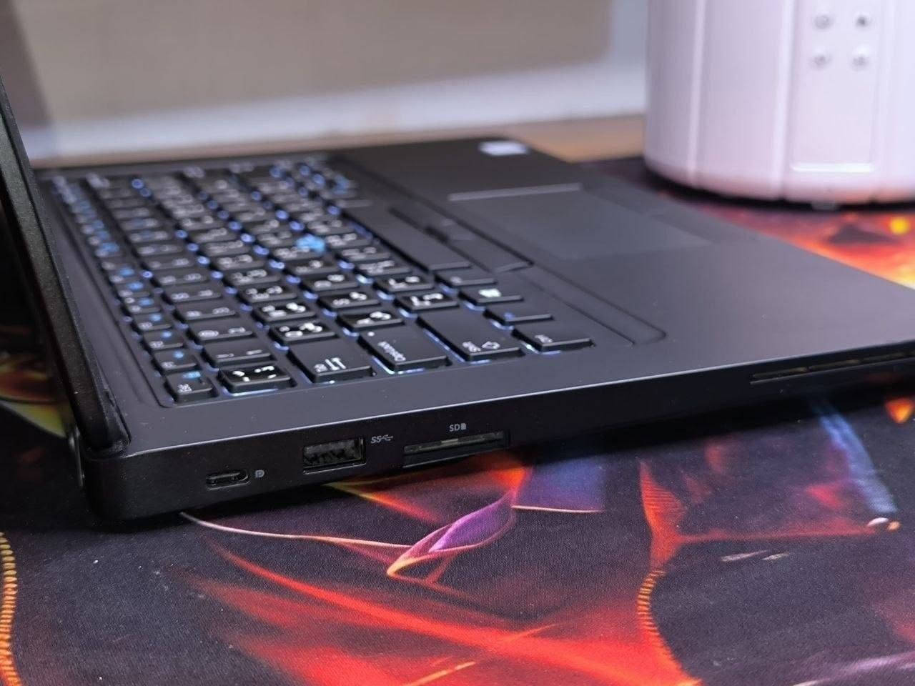 🔥 لابتوب Dell Latitude 5490 🔥
اختيار عملي ومتين للأعمال والدراسة اليومية 💼📚
إذا تريد جهاز يعتمد عليه بالشغل اليومي وتصفح الإنترنت وبرامج الأوفيس، هذا الموديل مناسب جداً ويعيش وياك بدون مشاكل 👌

💻 المواصفات:
⚡ المعالج: Cor i5 الجيل السابع – أداء مناسب للمهام اليومية والتصفح
⚡ الرام: 8GB قابل للتطوير – يفتح عدة برامج بنفس الوقت بدون تهنيج
⚡ الخزن: 256GB SSD قابل للتطوير – سرعة عالية بالتشغيل ونقل الملفات
⚡ الشاشة: 14 إنج – حجم مناسب وسهل للحمل
⚡ كرت الشاشة: داخلي 4GB– مناسب للاستخدامات الاعتيادية

🎯 الاستخدامات:
✔️ دراسة + بحوث + برامج أوفيس
✔️ تصفح + مشاهدة + استخدام يومي
✔️ شغل إداري بدون مشاكل

🎁 الهدايا:
🎒 حقيبة
🖱️ ماوس
🖱️ ماوس باد
🔌 شاحن أصلي

🛡️ الضمان والخدمات:
✔️ فحص كامل قبل الإرسال
✔️ فحص قبل الدفع والاستلام
✔️ ضمان 7 أيام استبدال عند وجود خلل مصنعي
✔️ جاهز للاستخدام مباشرة

📍 الموقع: بغداد – الأمين الثانية
📦 التوصيل متوفر لجميع المحافظات

السعر 240  ألف 
للأستفسار ***********
