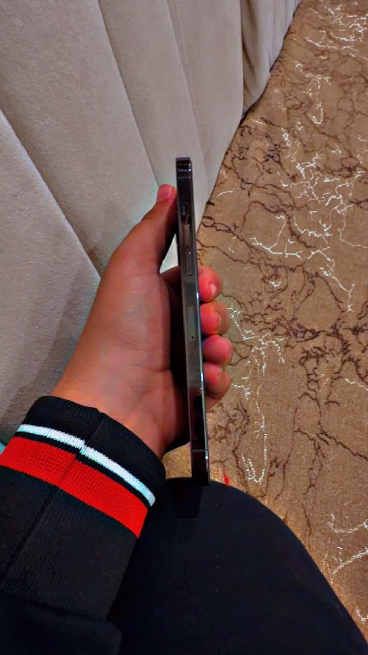 ايفون 12 برو ماكس 
دبل سيم  
ذاكره 256
جهاز جديد لوك شخط مابي 
جهاز وتر بروف 
بطاريه 95
جهاز ماتلكي بنضافتو 
مكاني سايدين ال 95 🏡 
📞  *********** 
السعر 490 وبي مجال  💸
