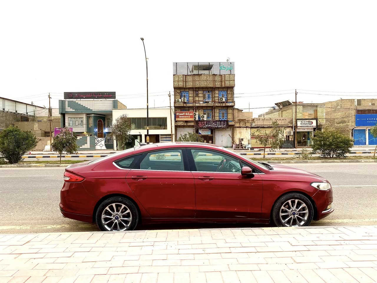 فورد فيوجن 2017
محرك 1500 تيربو اقتصادي 
المسافة المقطوعة 79 الف ميل 
فتحة سلايد 
شاشة كبيرة وشاشة كشف اعطال 
كشنات كهرباء 
جام اوتو  
 كاميرا وحساس خلفي 
قطعتين صبغ بدون ايرباك  
السعر المطلوب 109 
مجال بسيط 
***********
