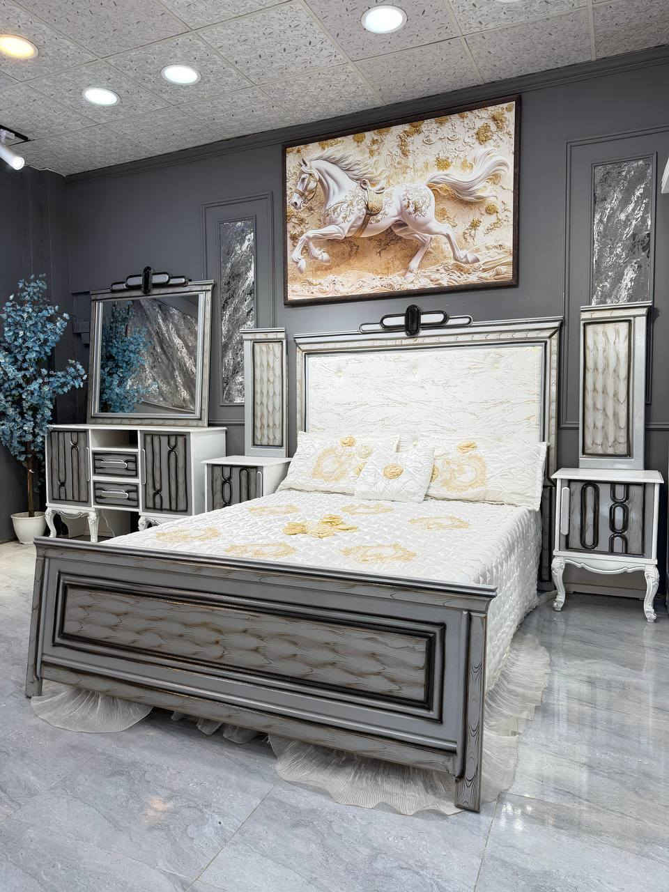 🟤 غرفة عراقية – تصميم حديث
تتكوّن من 9 قطع بالمواصفات التالية:
✅ الكنتور
•  أبواب CNC
• الخارج: MDF تارس سمك 5 ملم
• الداخل: معاكس أبيض 3 ملم
• الضهر: معاكس أبيض 3 ملم مشدود براغي
• نرمادات شريطية
• الفرشة: بلوك

✅ الصومية
• بلايد أسود
• 6 أرجل 

💰 السعر: 975 ألف فقط

📦 شد ونقل مجاني داخل بغداد
🚚 توصيل لكل المحافظات بأجور رمزية
⚔️ ضمان 5 سنوات – مو حچي
⚔️ استبدال فوري إذا الموديل اختلف
للحجز او للأستفسار راسلنا مباشرة ✅


**إذا كنت صاحب هذا الإعلان وتريد حذفه لأي سبب، رجاءا أرسل رسالة إلى الدعم الفني**