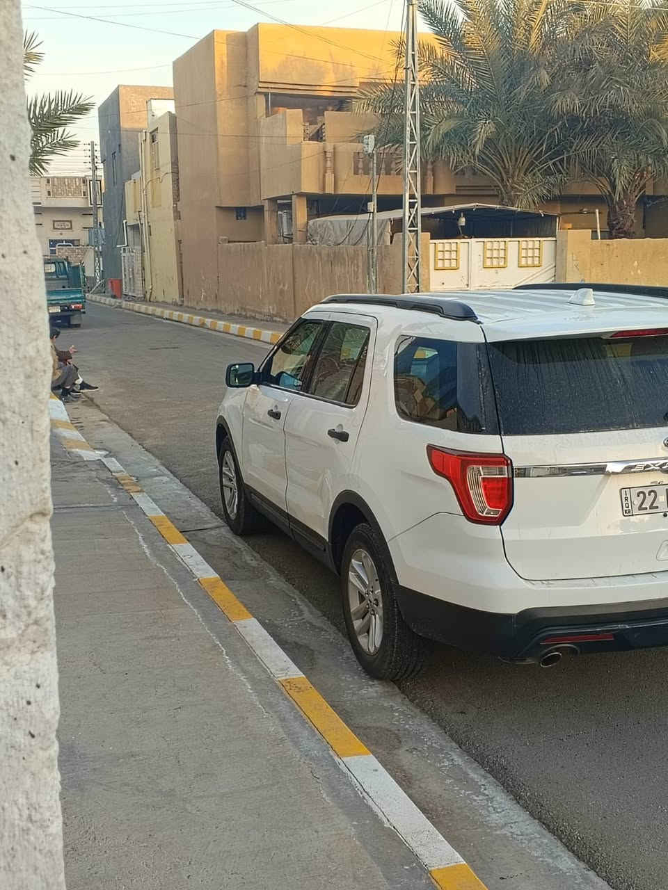 سلام عليكم 
فورد اكسبلور 2017xlt 
6 سلندر 3500 
كير محرك كفاله عامه 
السياره داخله كلين فقط بيها صبغ جاملغ بل عراق 
تبريد 3 قطع 
شفتات ستيرن 
مثبت سرعه 
كشنات كهرباء 
تدفئه كشنات 
تدفئه ستيرن 
السعر 178 
***********
