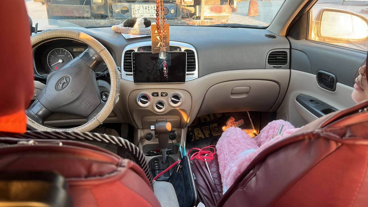 اكسنت  خليجي ٢٠٠٩ فقط البنيد صبغ السياره جاهزه 
تبريد شغال باسمي 
مكاني بغداد الشرطه الرابعه 
السعر ٨٥ 
محرك ١٦٠٠ اي دوانز  ماكو
***********
