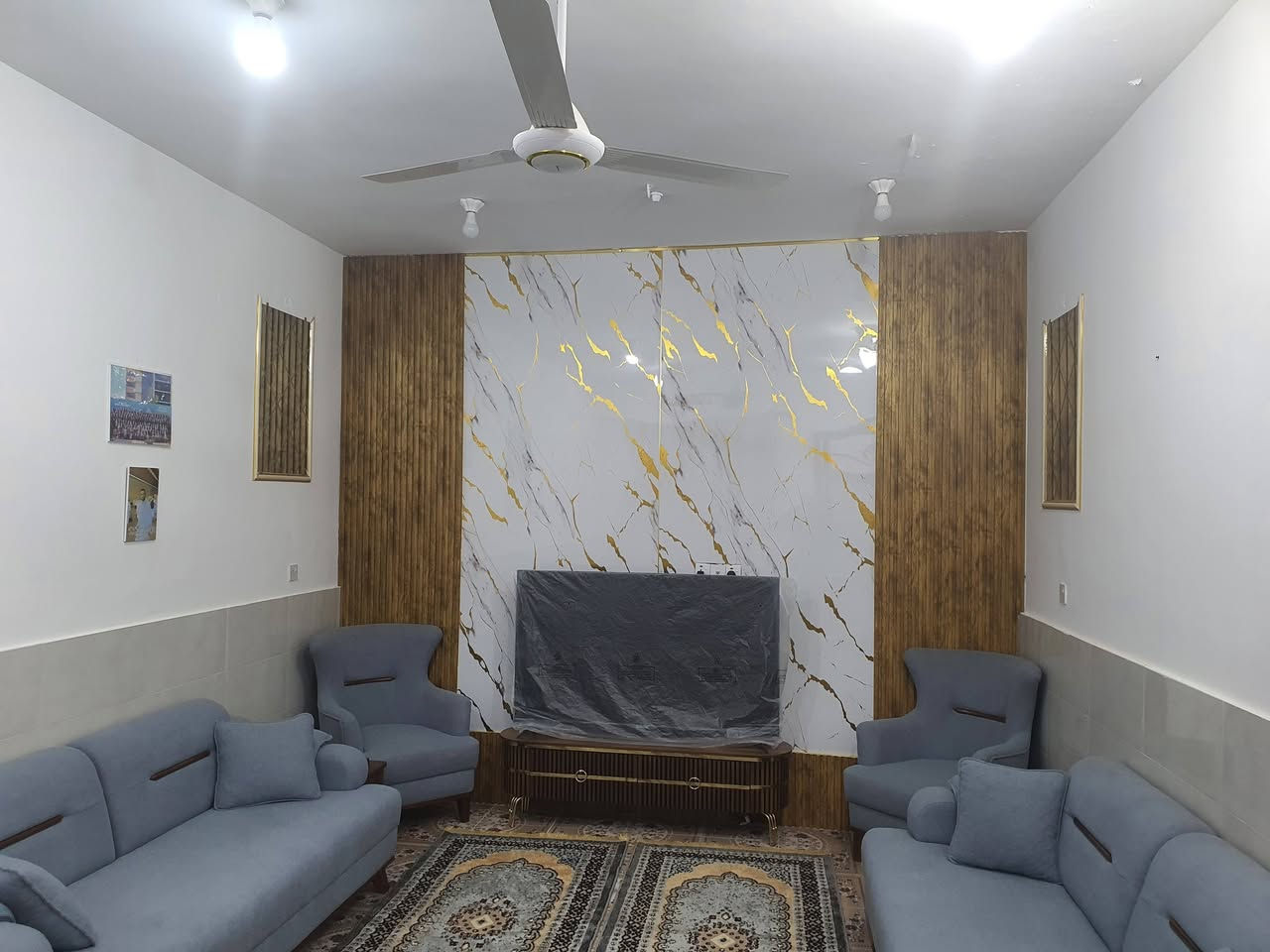 بيت للبيع طابو صرف شارع سيد جابر الواجهة ٨ متر ونص والنزال ٢٠متر تكون المساحة الكلية ١٧٠متر واقع حال والسند ١٥٠ متر يحتوي الطابق الأرضي غرفة مطبخ صالة استقبال صحيات وخارجية 
الطابق الثاني سويت غرفتين نوم وصالة وصحيات  بناء حديث مطلوب اسكان ٣٠ مليون باقي عليه 
السعر ١٦٠ مليون وبي مجال
للاستفسار
***********
***********
