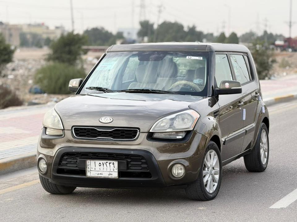 سلام عليكم البيع 
كيه صول مديل 2012وارد امريكي حادثه جاملغ وبنيد بدون داخل شراط وبيه دور جاملغ خلفي بس والبقي مكفوله محرك كير حداديه تبريد تخم تاير خبر من الله السياره كلش جديده وحلوه رقمه بابل تحويل مباشر محرك 2000دوش السعر 90هاتف ***********موقع السيارة كربلاء
