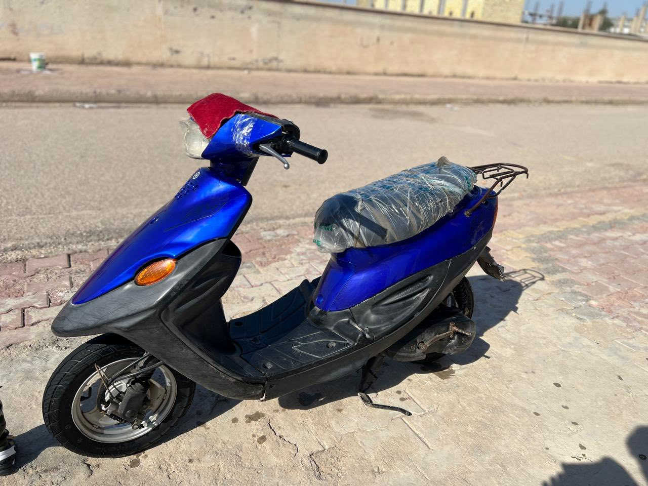 سلام عليكم دراجه البيع تسعة بيجي حلوه دراجه كله شغالة الكلوبات امامي وخلفي لاشاره لا تبخير لاهاي الون ازرك السعر 350وبيه مجال الرقم ***********
