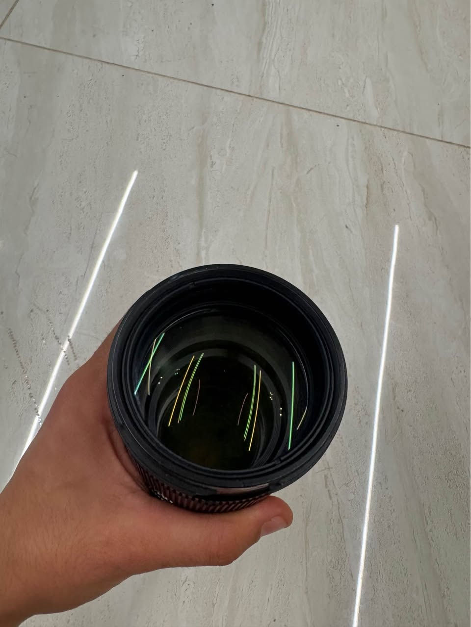 عدسه سكما للنيكون 70/200 فتحه 2.8 مكفولة من الفتح والصيانه بيها طخه بسيطه بس ما مأثره على عملها تفحص وتتأكد محدهها بالصور عدسه حلوه وتفيدك بكل مجالات التصوير توصيل موجود وسعرها حلو *********** النجف, العراق
